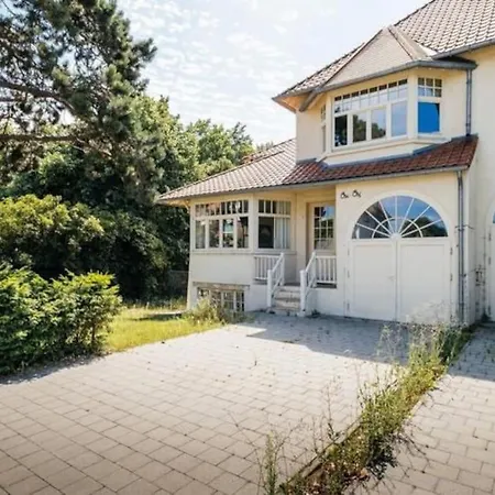 Holiday home Cricri - Pour 10 Personnes Proche Mer Koksijde